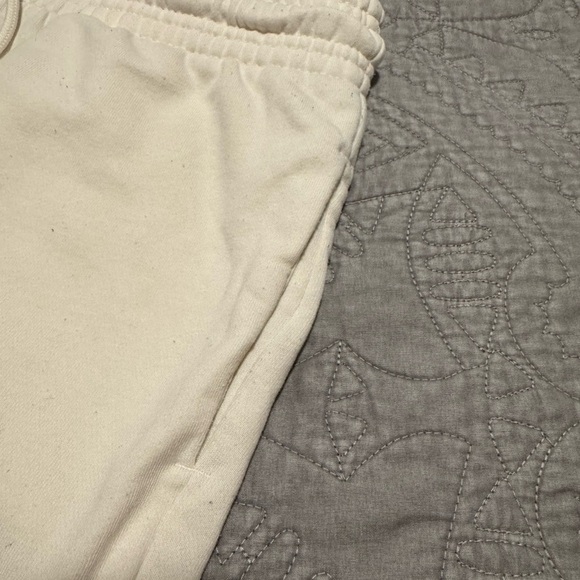 H&M Cream Drawstring Activewear Athletic Sweat Shorts with Pockets Size Large - Picture 3 of 5